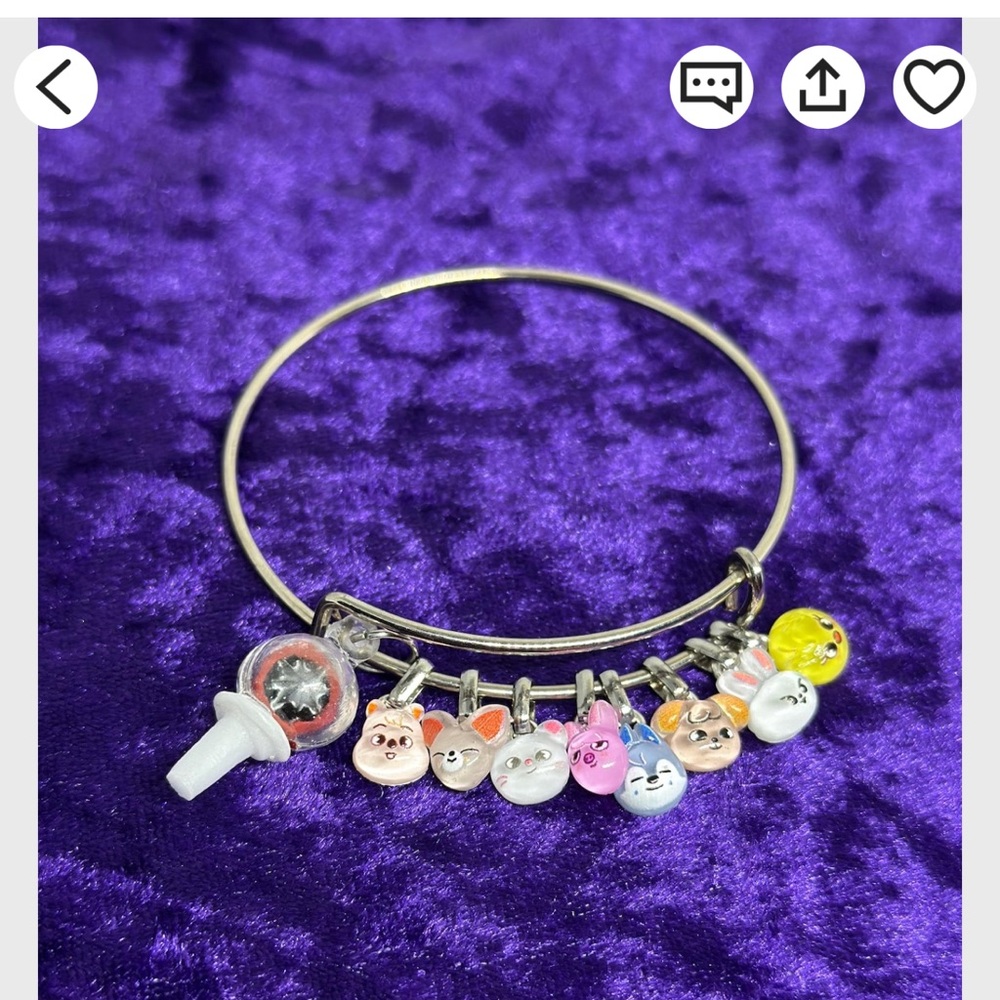 STRAY KIDS TOUR LIGHTSTICK AND SKZOO CHARACTER BRACELET!!
